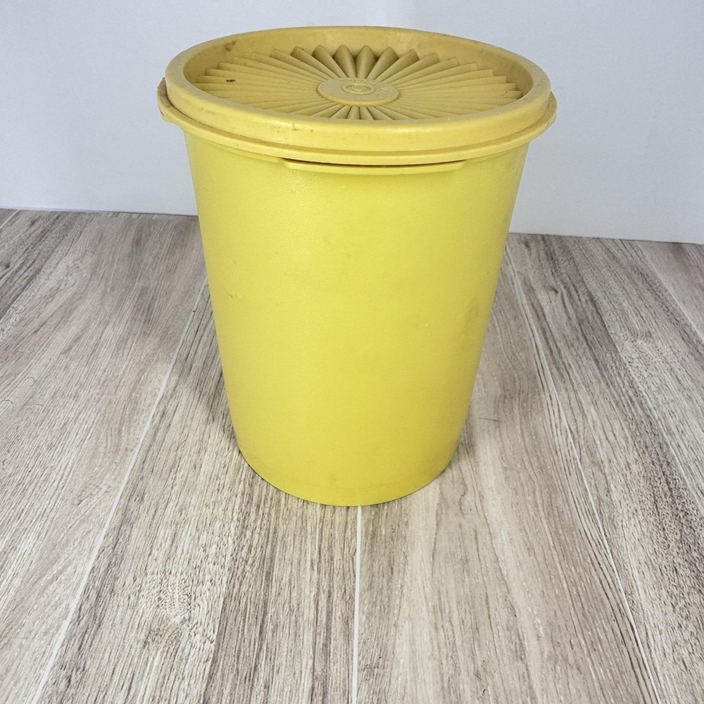 Vintage Tupperware Yellow Servalier Canister Starburst Lid Daisy Retro Kitchen - Picture 4 of 8